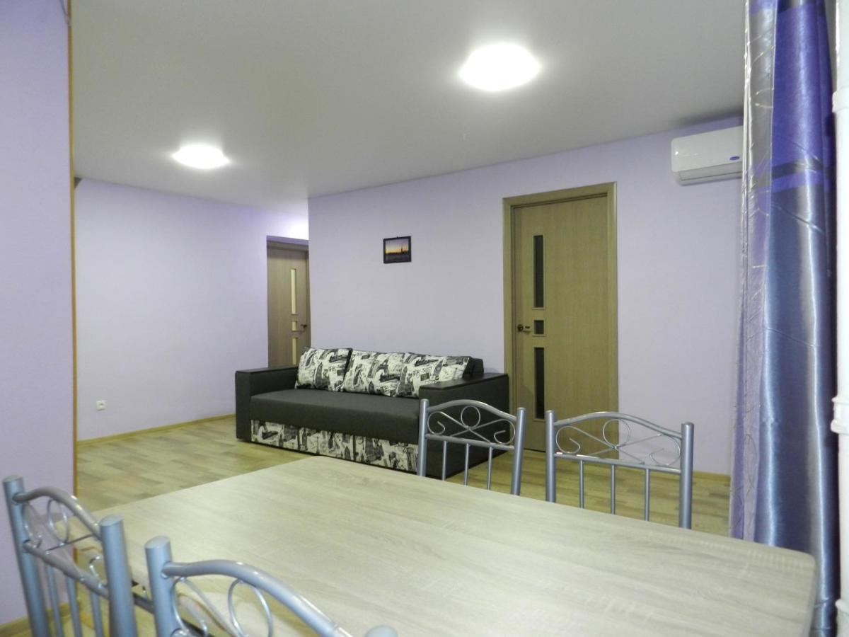 3-Room Apartment Near Inturist On Sobornyi Avenue 156, By Grandhome Zaporizhia Kültér fotó