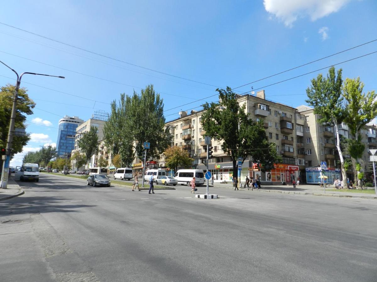 3-Room Apartment Near Inturist On Sobornyi Avenue 156, By Grandhome Zaporizhia Kültér fotó